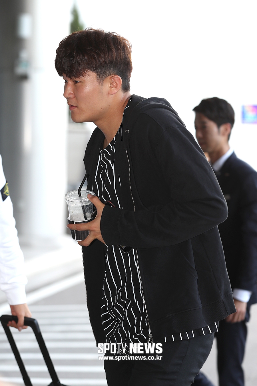 [포토S] 벤투호 합류하는 김민재