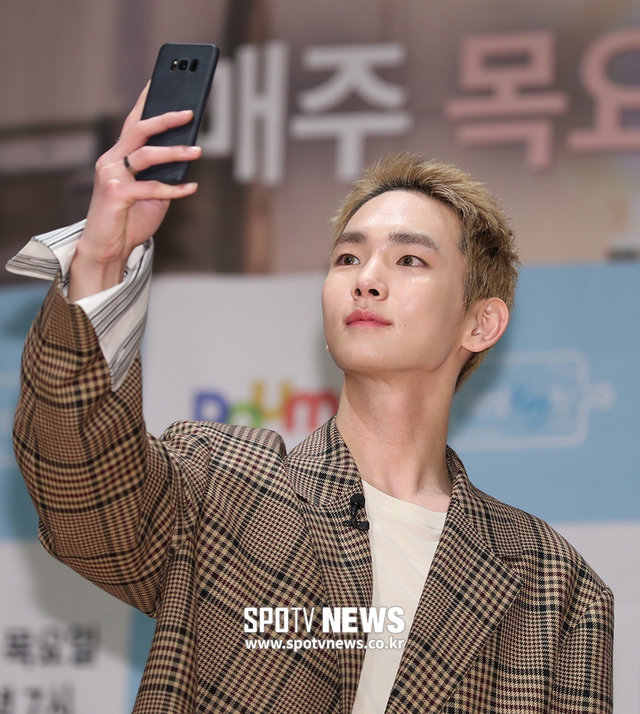 [포토S] 샤이니 키, '셀카 장인'
