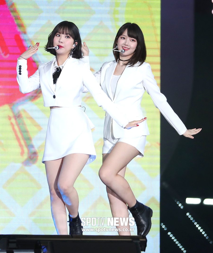 [포토S] 여자친구 은하-예린, 깜찍 섹시!