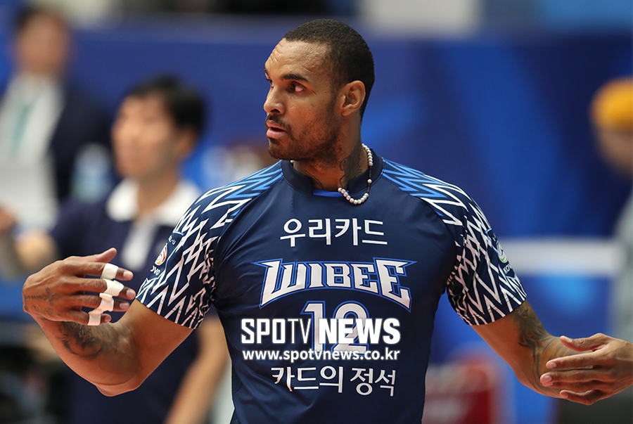 [포토S] 아가메즈, 야성미 넘치는 유니폼이 딱