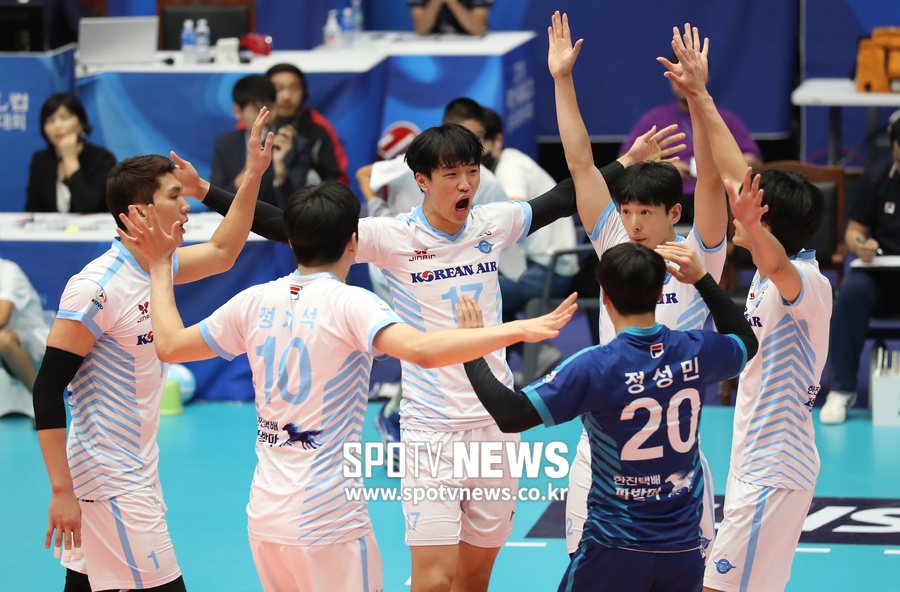 [제천·KAL컵] '챔피언' 대한항공, 일본 JT에 3-1 역전승