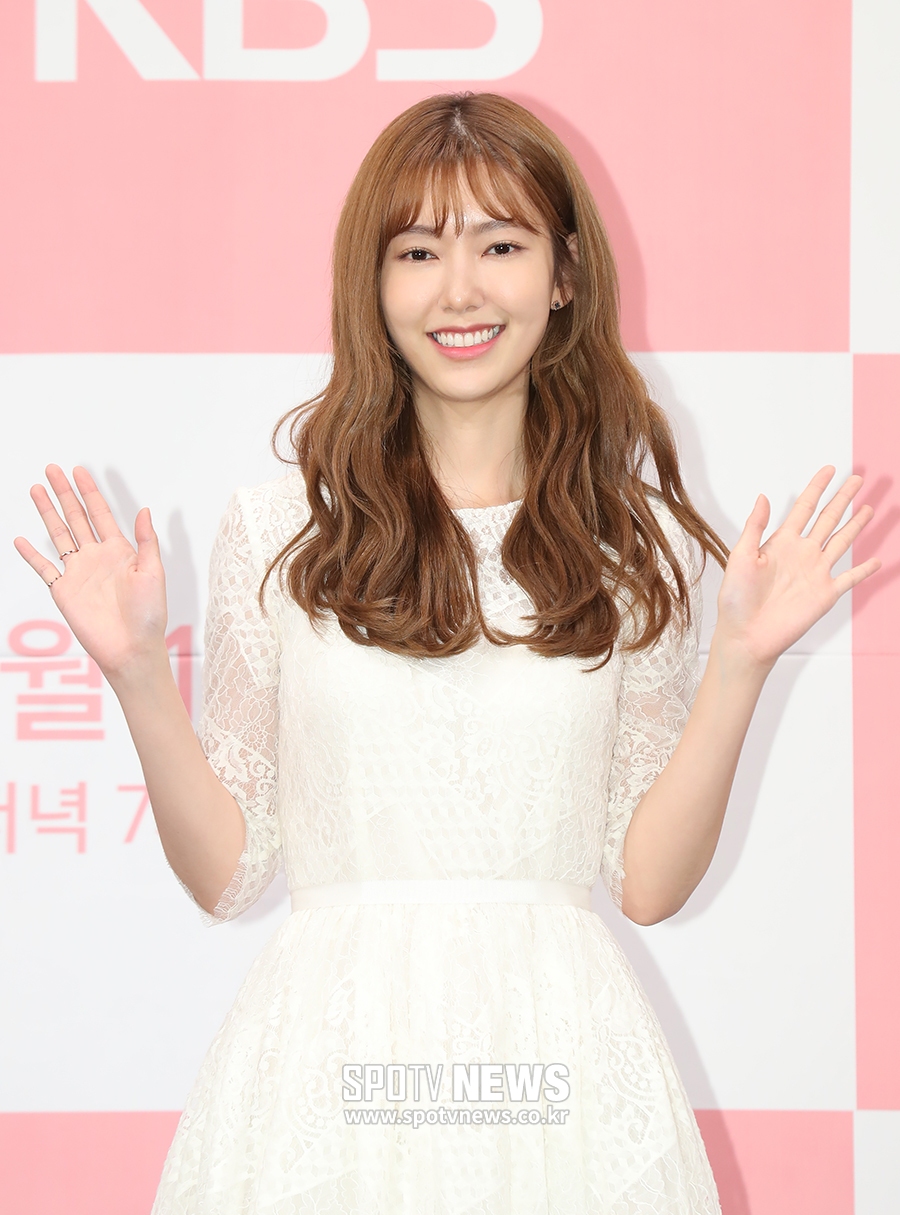 [포토S] 나혜미, 인형 미모 뽐내며