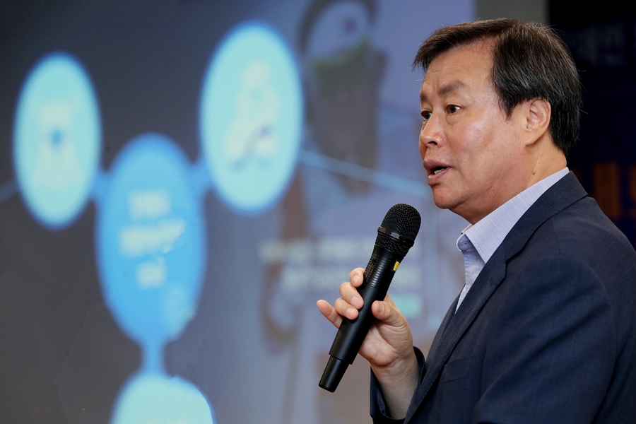 문체부 "2030년 남북중일 월드컵 개최, 中·日에 제안"