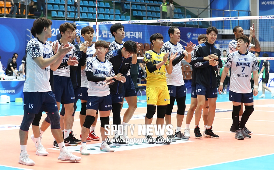[포토S] 우리카드, 컵대회 2연승 질주!