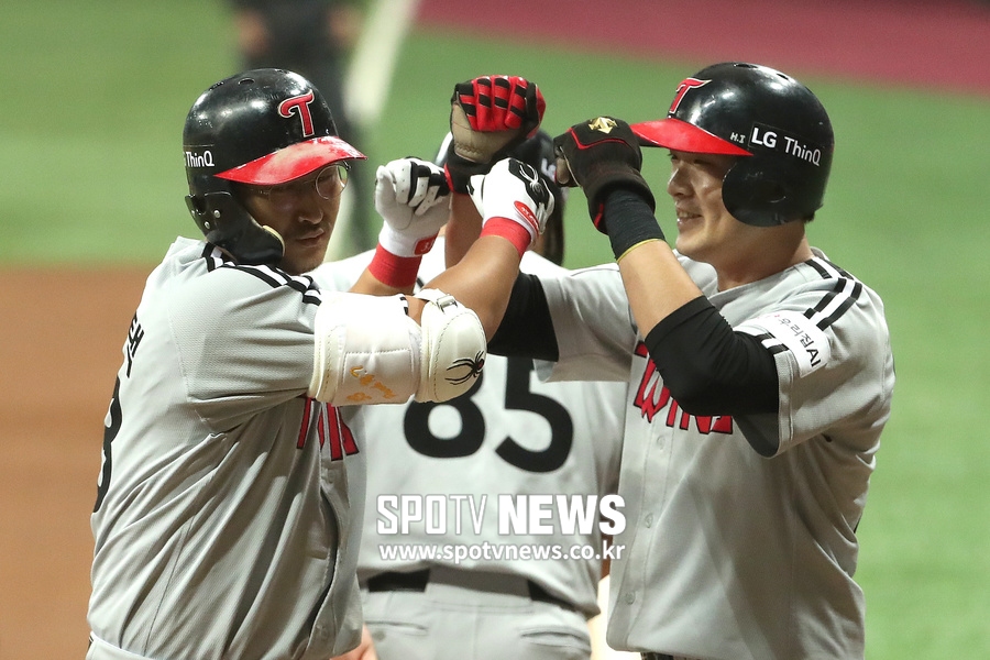 '펄펄 난 박용택' LG, 6위 삼성 잡고 4경기 차 달아나