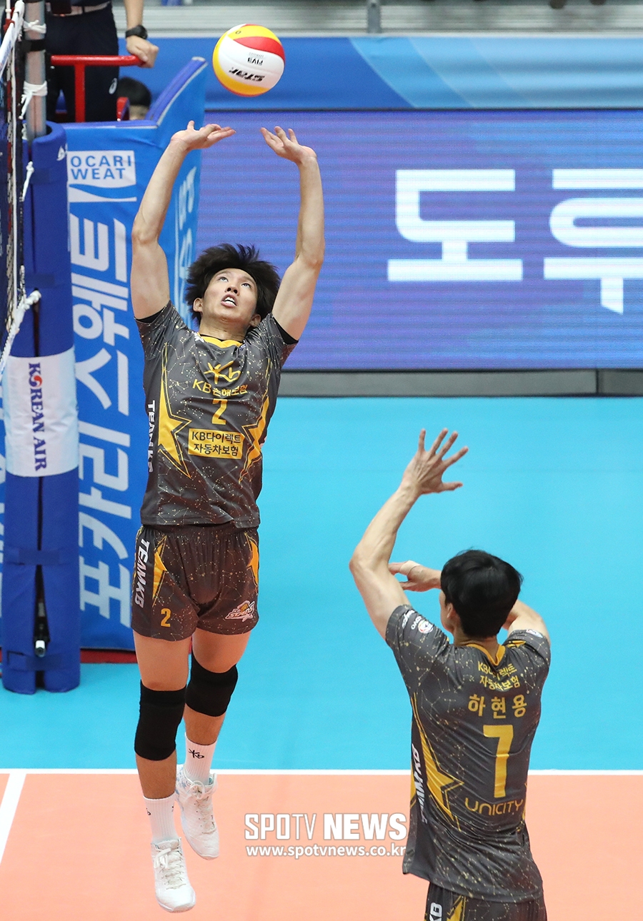 [포토S] 토스 올리는 황택의