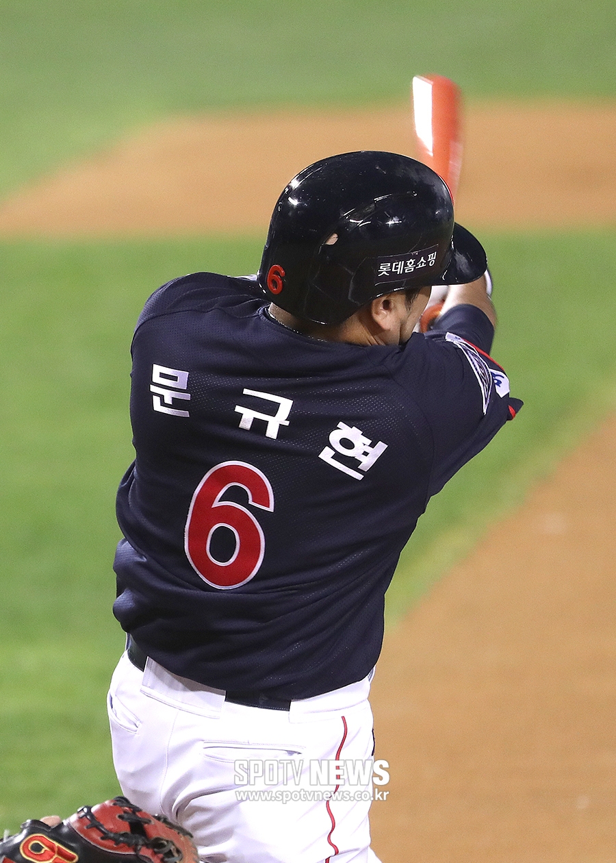[포토S] 2타점 3루타 날리는 문규현