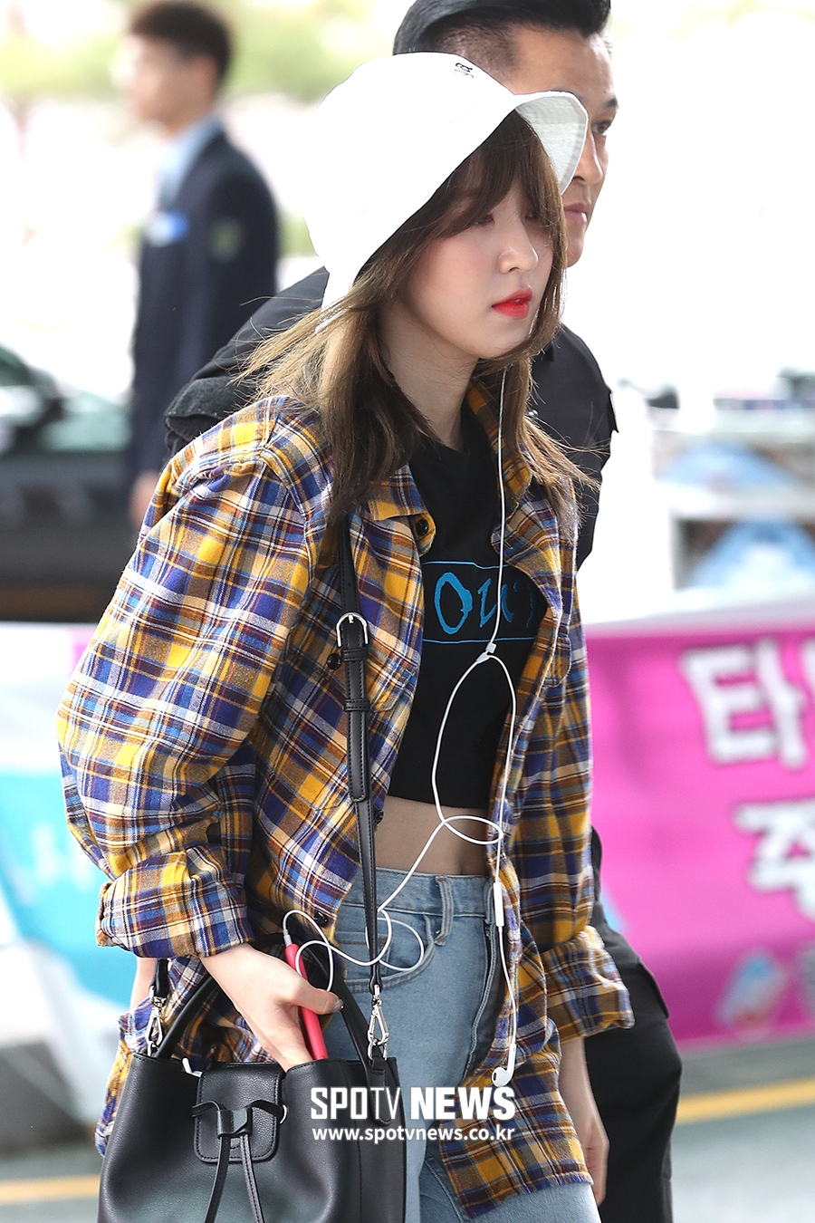 [포토S] 레드벨벳 웬디, 펑키한 공항 패션