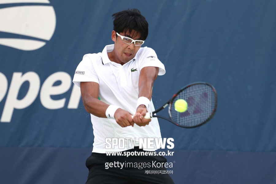 정현, 18살 신예에 발목 잡혀…청두 오픈 2회전 탈락