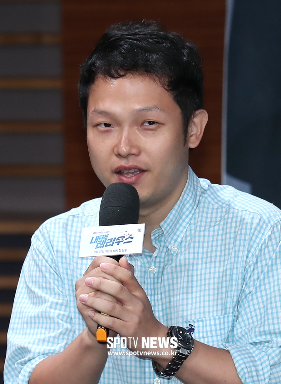 [포토S] 인사하는 박상훈 PD
