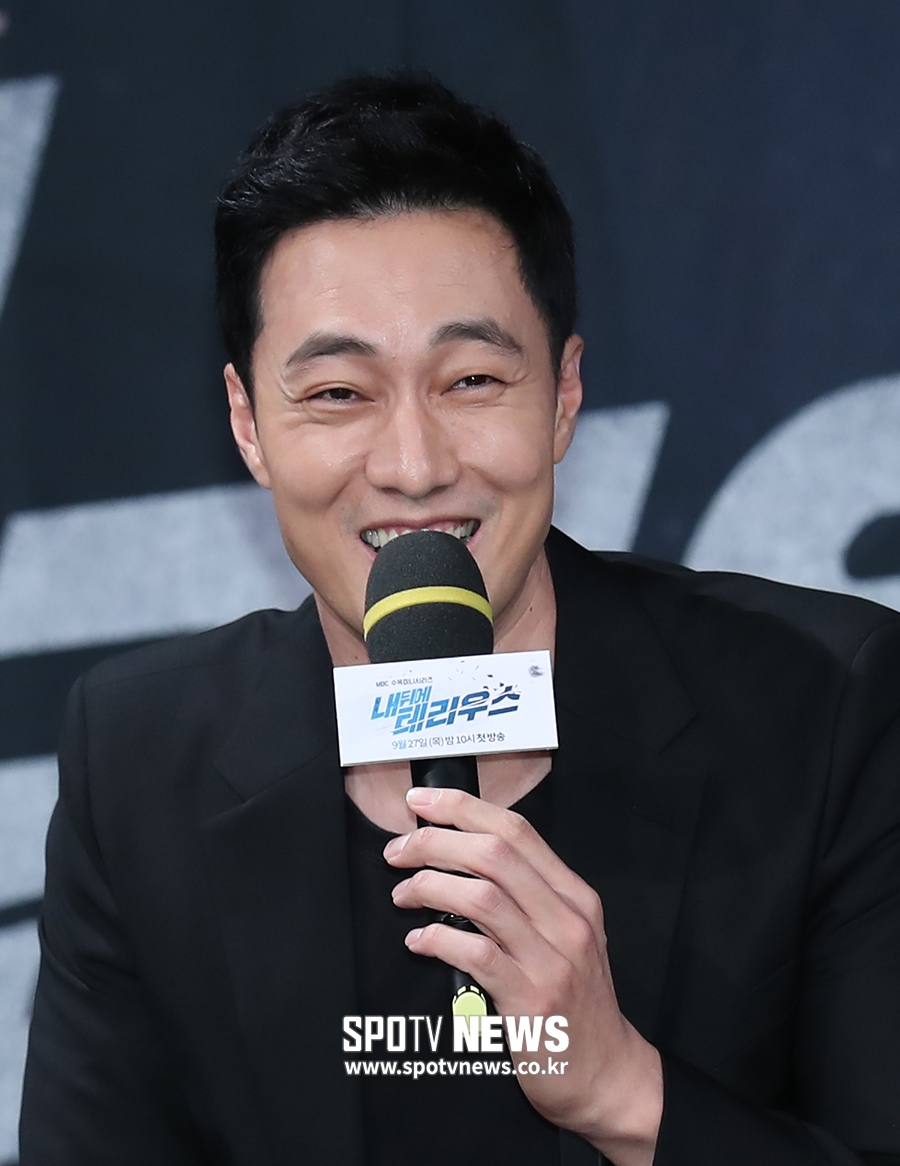 [포토S] 소지섭, 중후한 미소