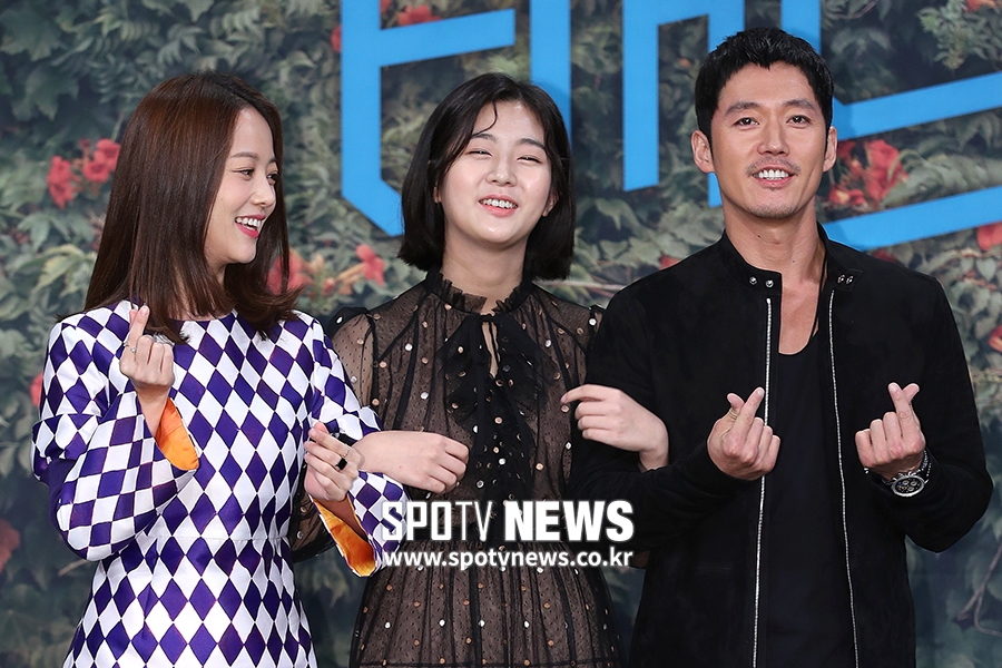 [포토S] 손여은-신은수-장혁, '진짜 가족같네~'