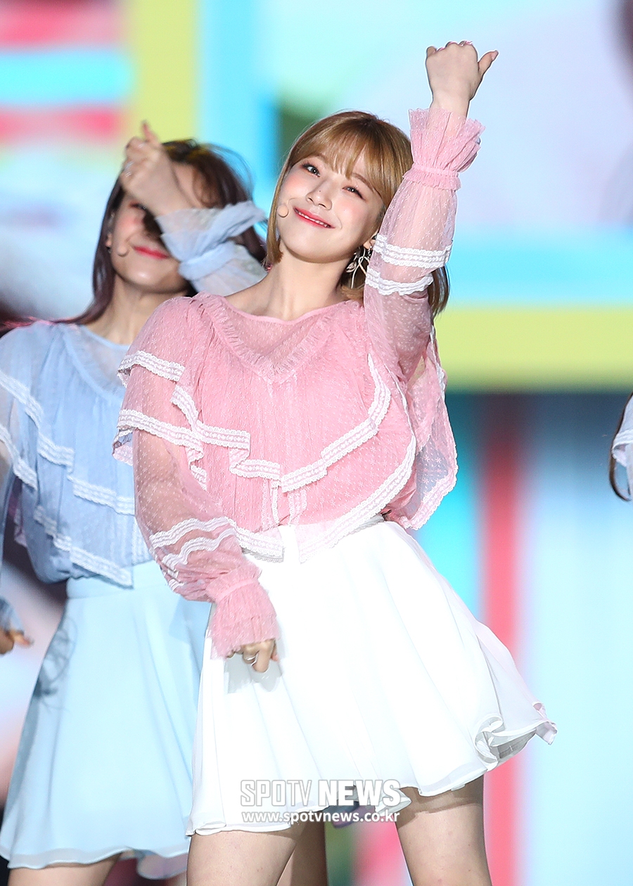 [포토S] 프로미스나인 백지헌, 단발병 부르는 미모