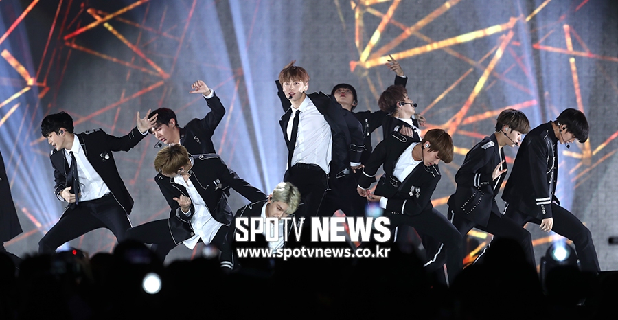 [포토S] 멋진 무대 펼치는 워너원