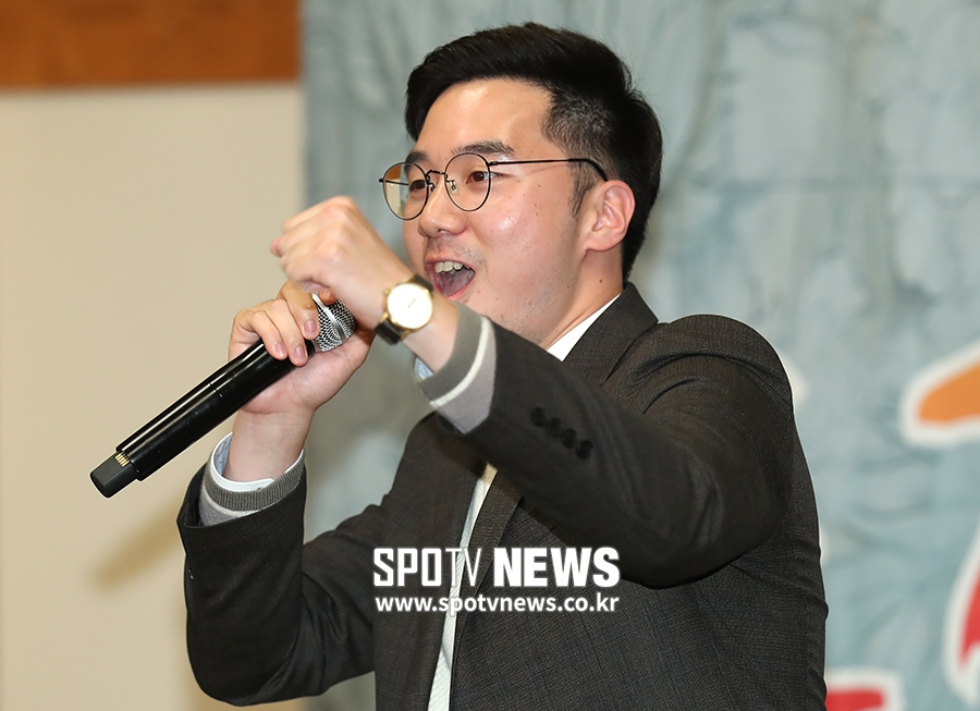 [포토S] 우리카드 승리를 기원하는 축가