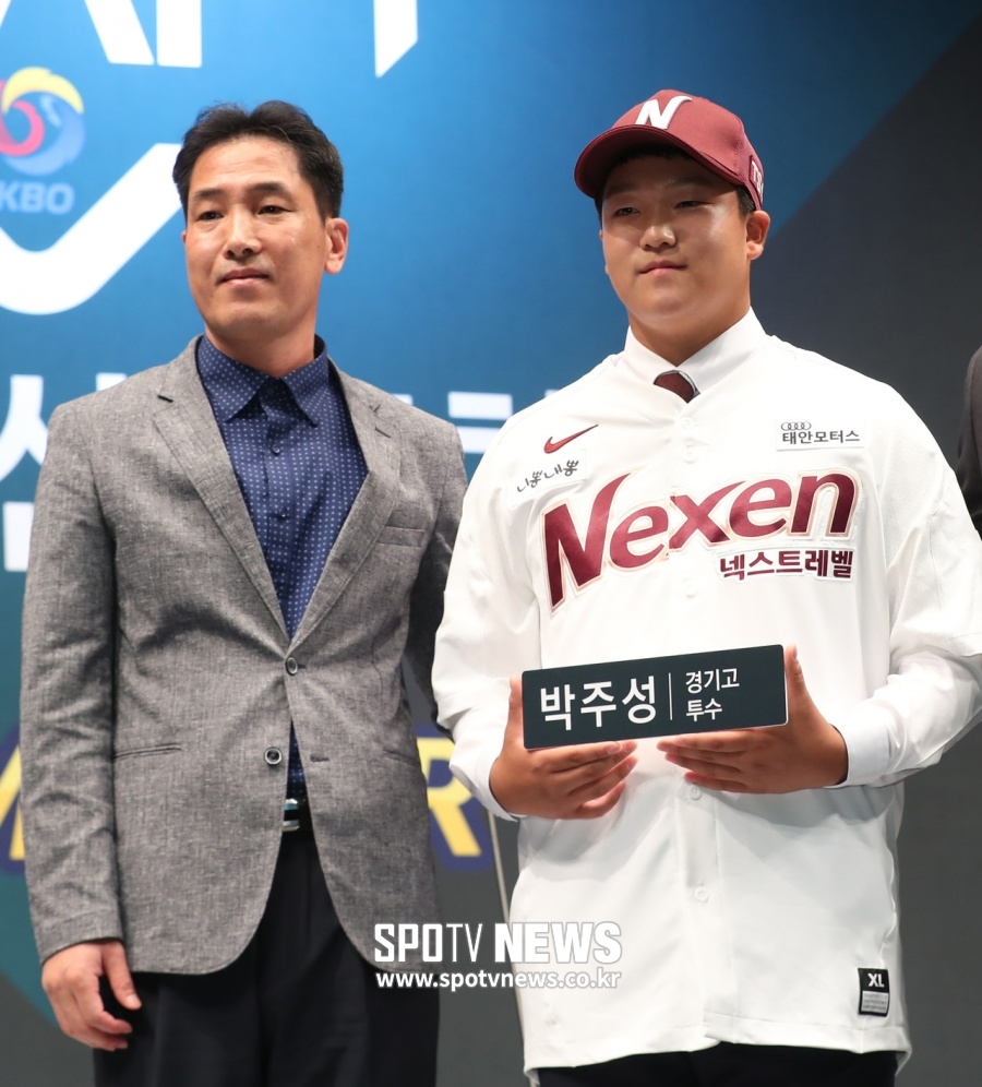 '1차 박주성 1억5천' 넥센, 2019 신인 전원 입단 계약