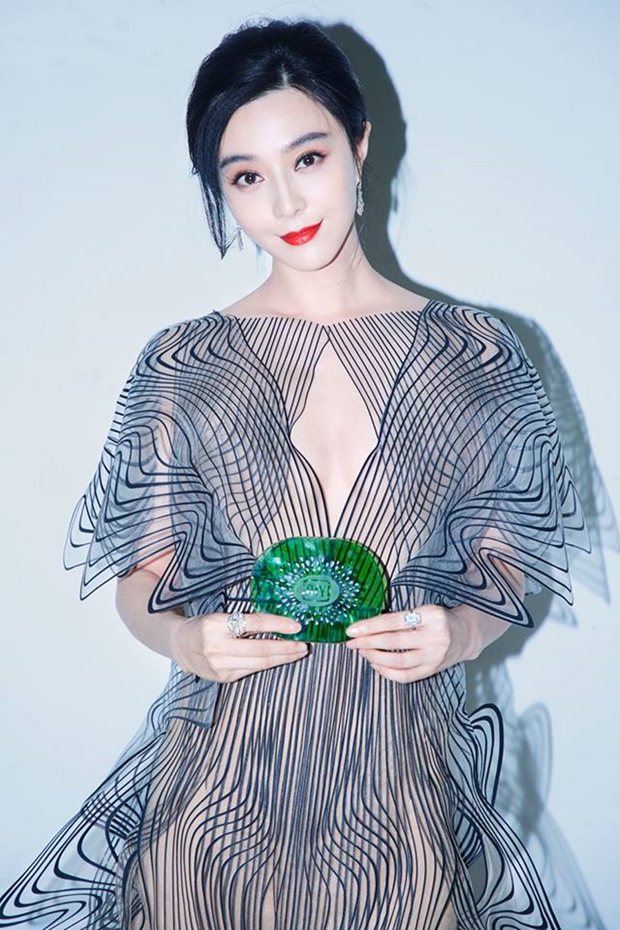 '초연' 관금붕 감독, 판빙빙 질문에… [23th BIFF]