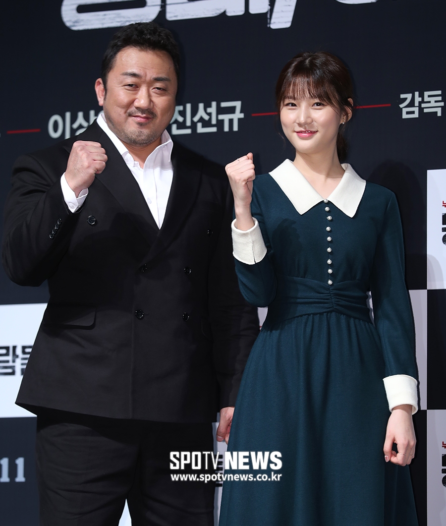 [포토S] 마동석-김새론, 체육 선생님과 여고생