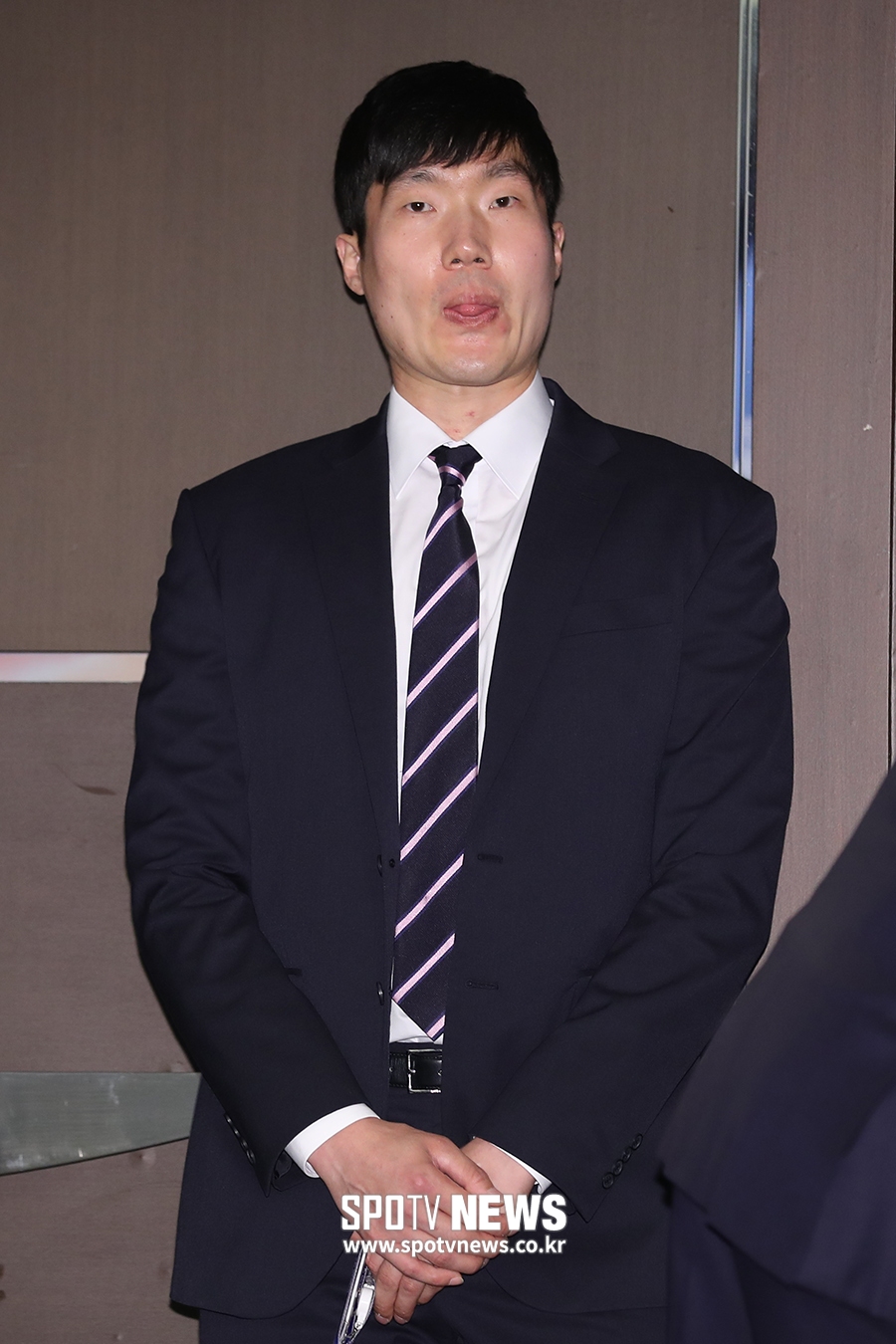 [포토S] 신영수, '이제는 회사원이에요~'