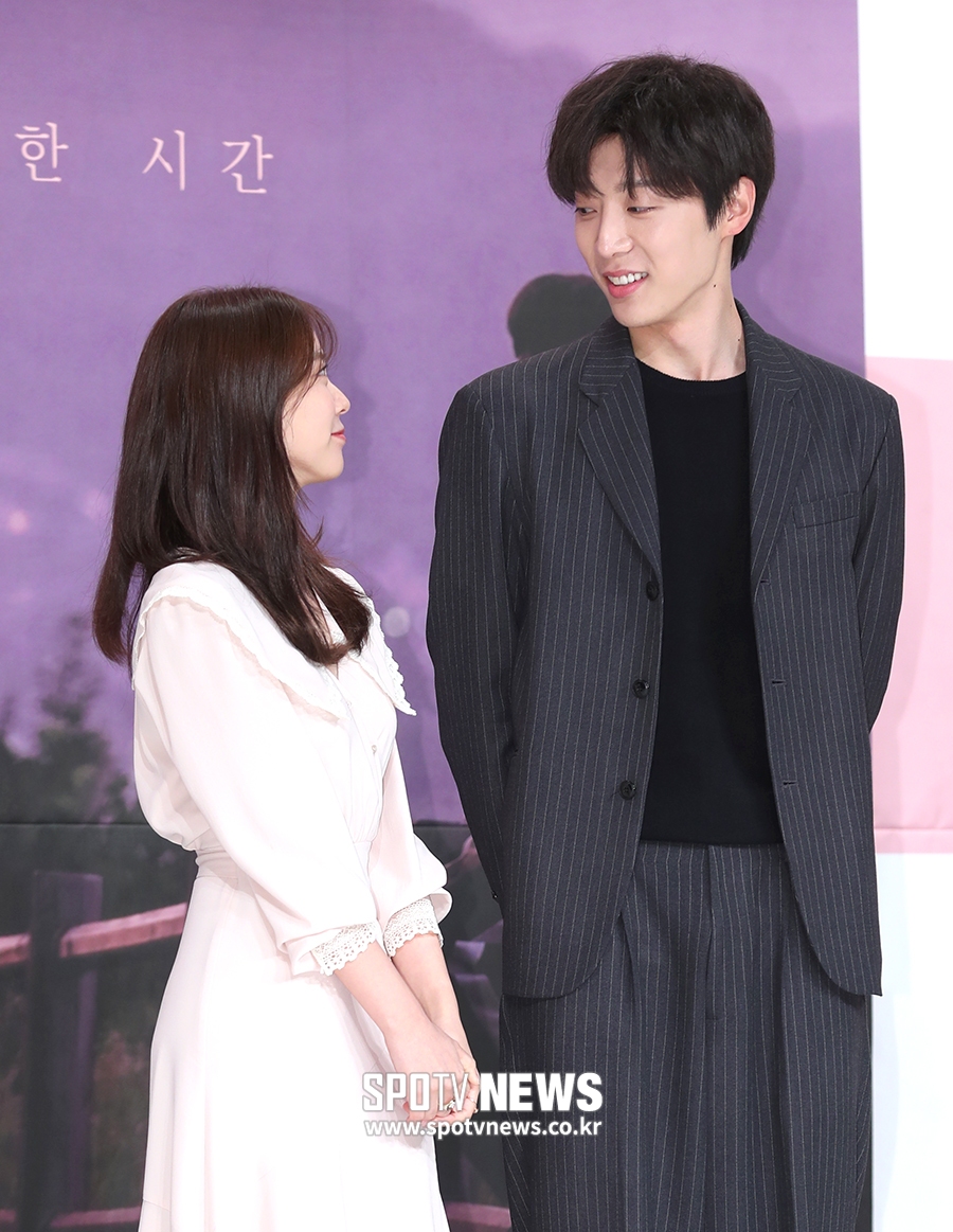 [포토S] 한승연-신현수, 실제 연인같은 눈맞춤
