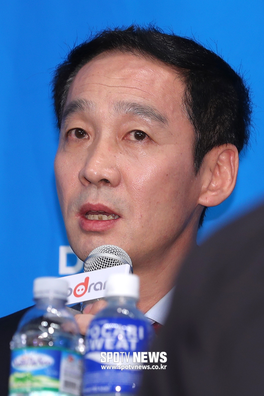 [포토S] 인사말 하는 한국전력 김철수 감독