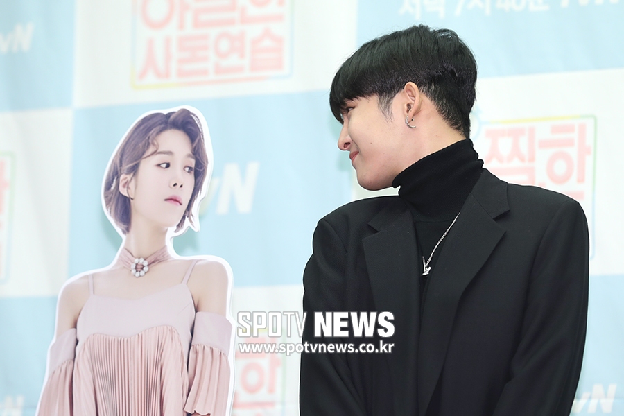 [포토S] 남태현, 장도연 등신대와 눈맞춤