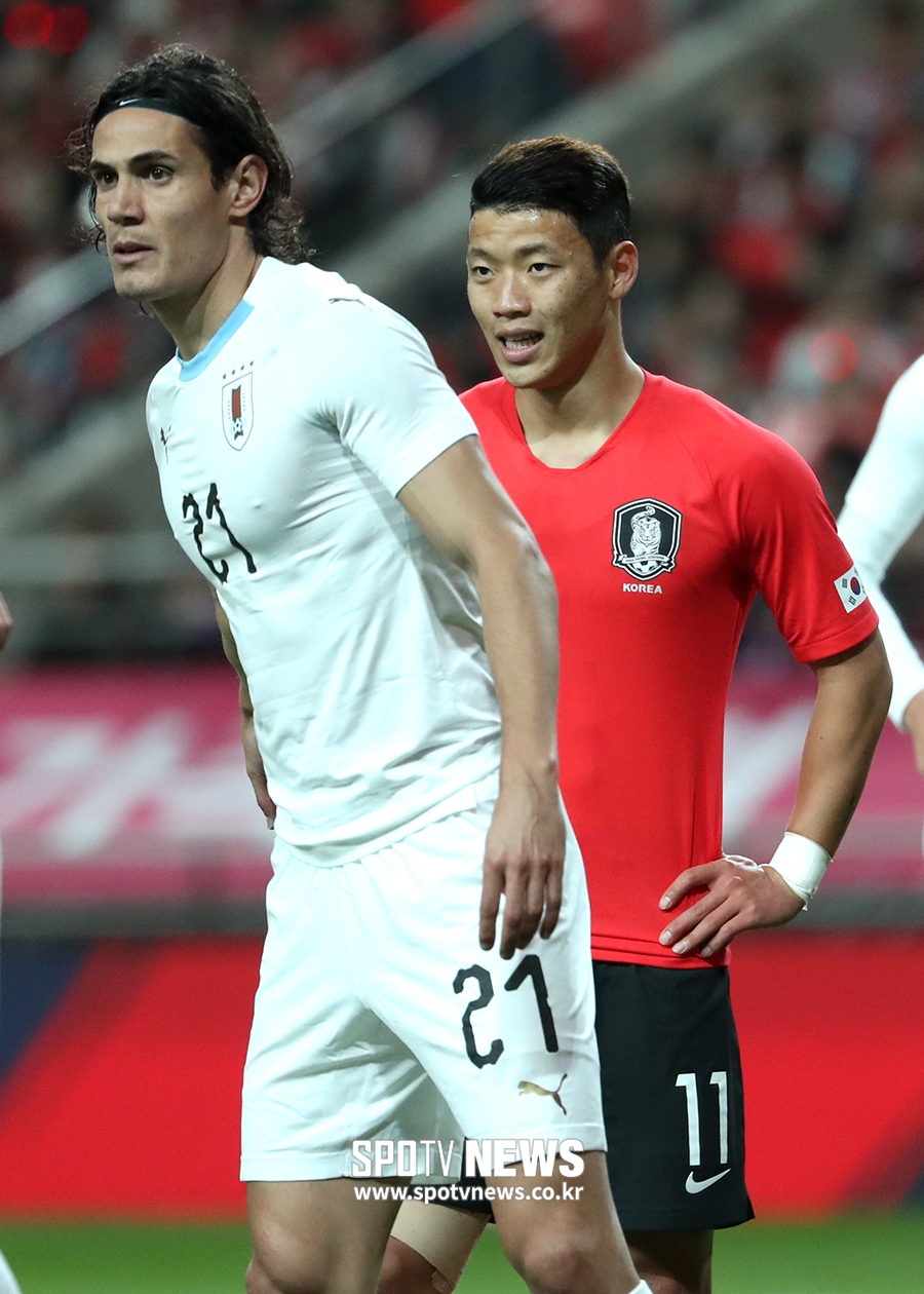 [포토S] 황희찬, '카바니 비켜줄래'