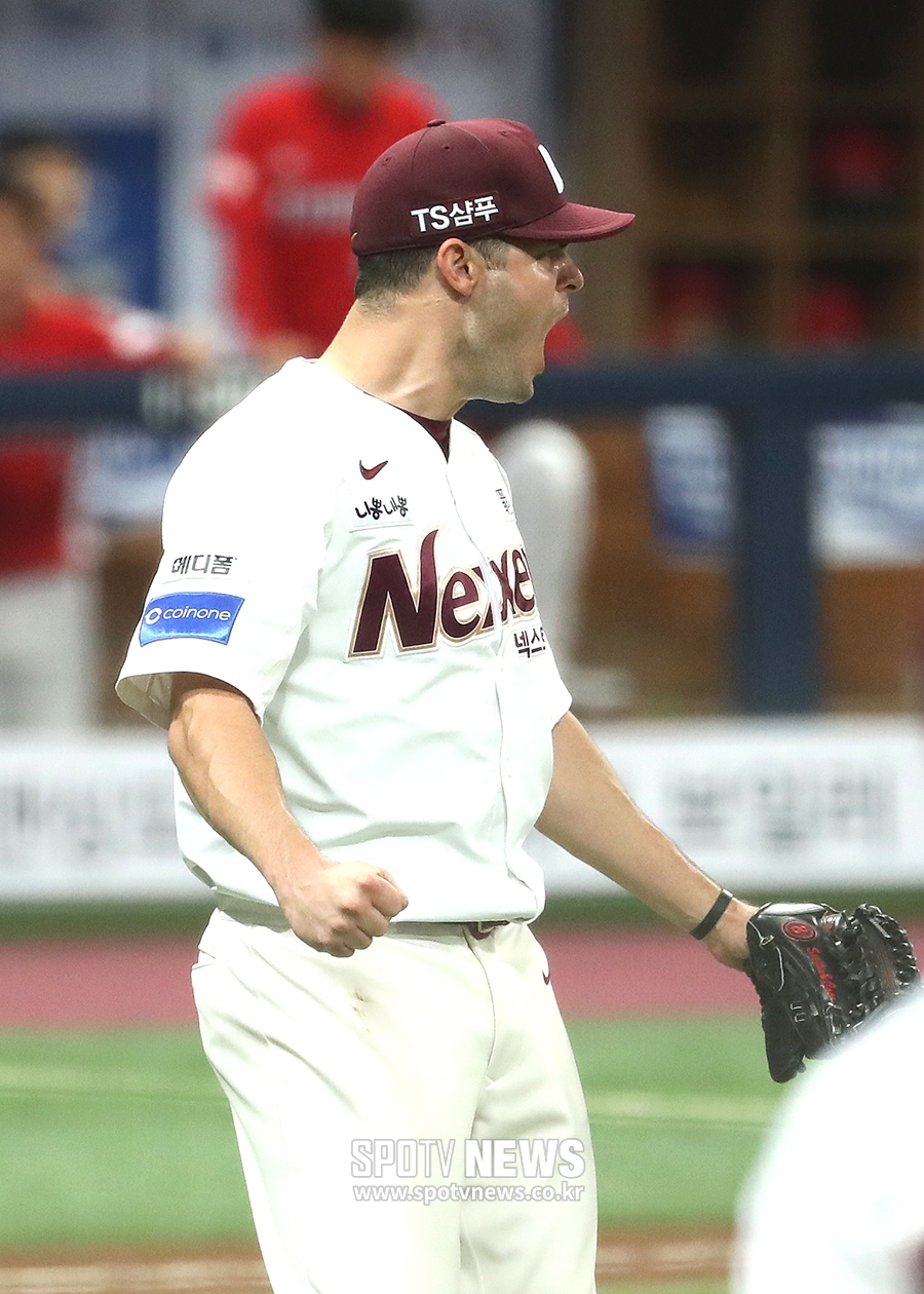 [포토S] 브리검, 김하성 보며 포효!
