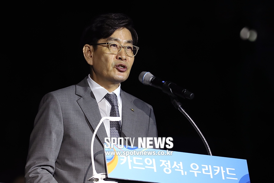 [포토S] 장충체육관 배구의 시작을 알리는 정원재 대표이사