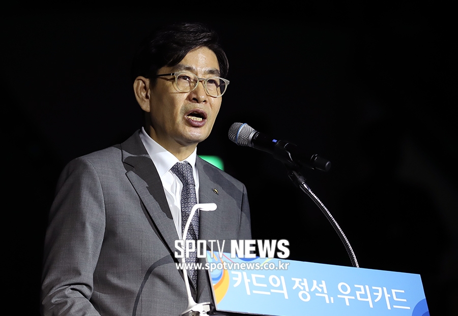 [포토S] 힘차게 축사하는 우리카드 정원재 대표이사