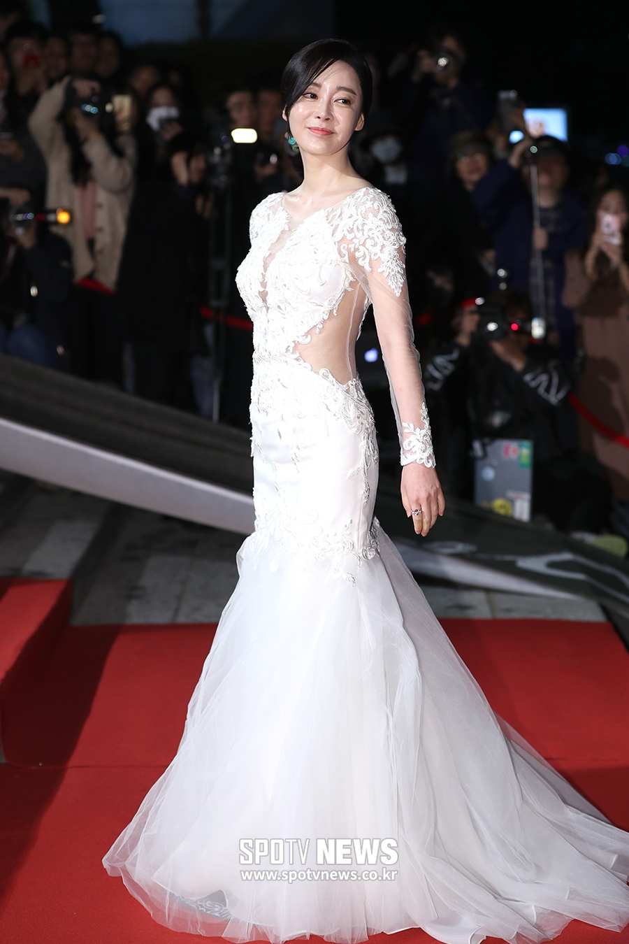 [포토S] 김혜은, 시선 사로잡는 옆트임 시스루