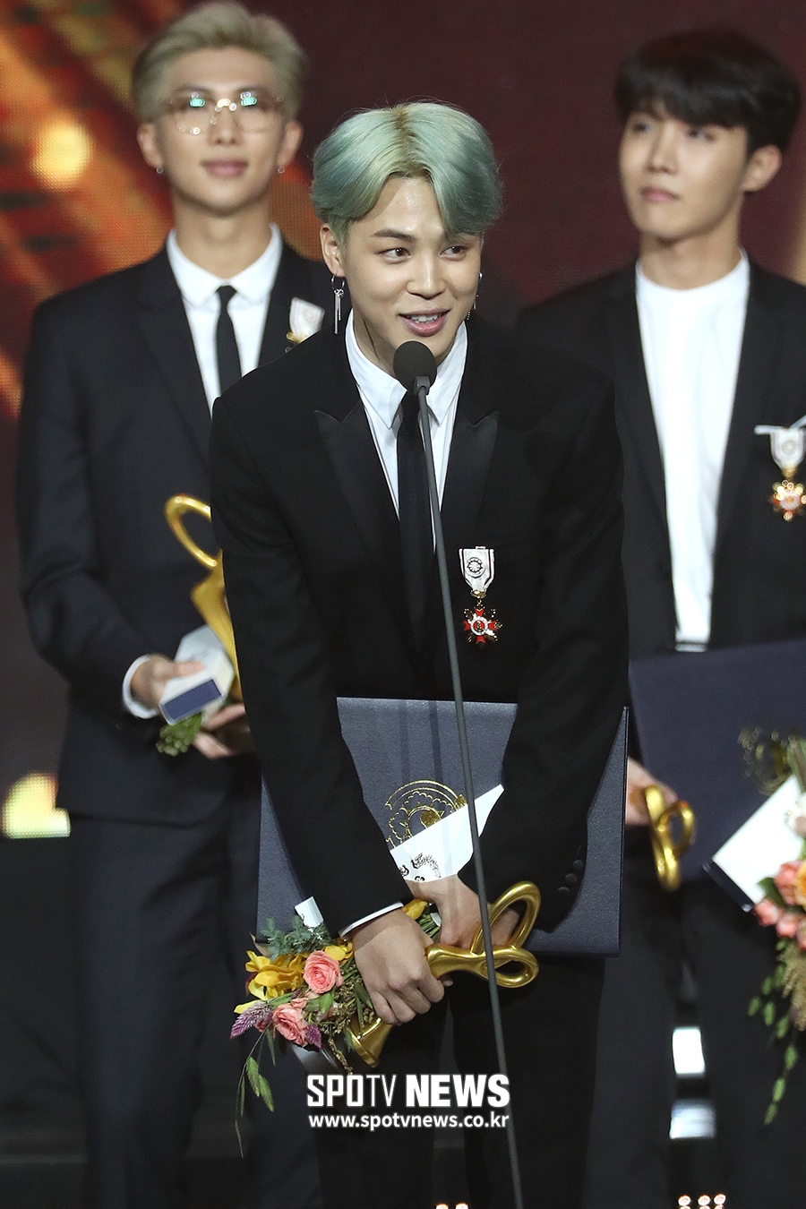 [포토S] 방탄소년단 지민, "가슴이 터질 것 같아요"