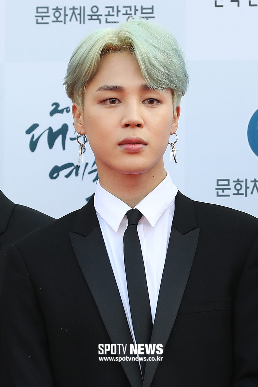 [포토S] 방탄소년단 지민, 민트색 머리가 찰떡
