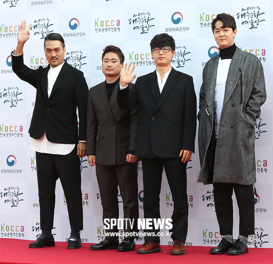 [포토S] 포즈 취하는 국카스텐