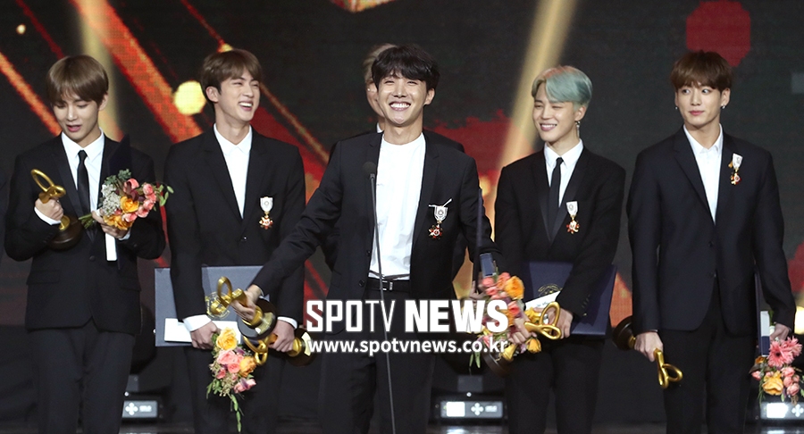 [포토S] 행복해보이는 방탄소년단