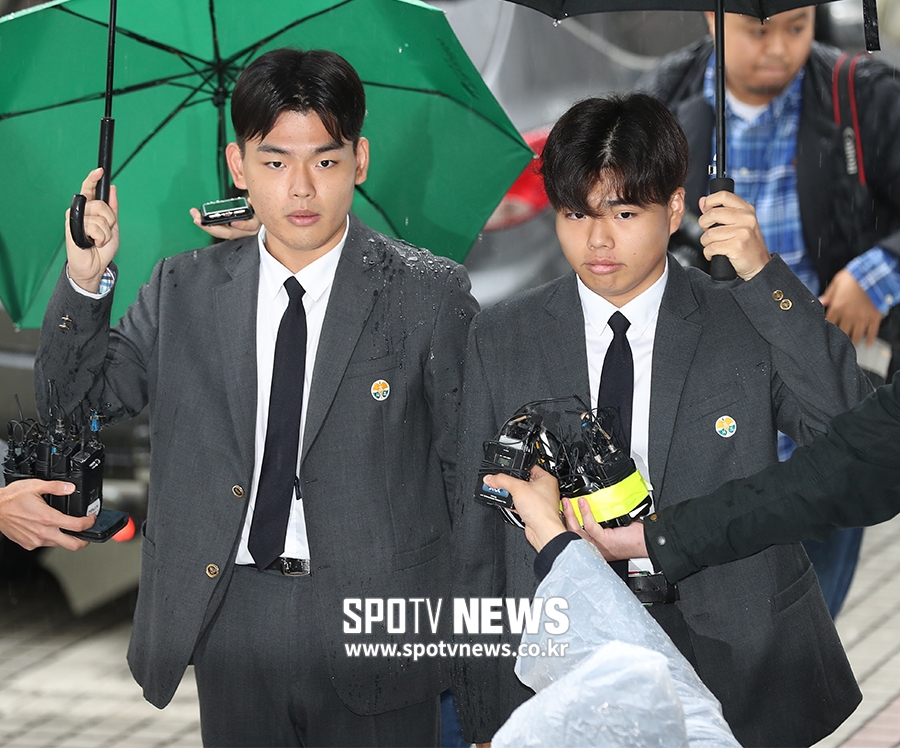 [포토S] 더 이스트라이트 이석철-이승현, '폭행 협박 공포 무서웠다'