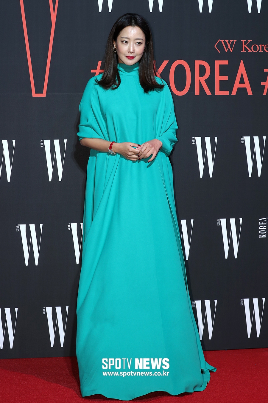 [포토S] 김희선, 독특한 패션