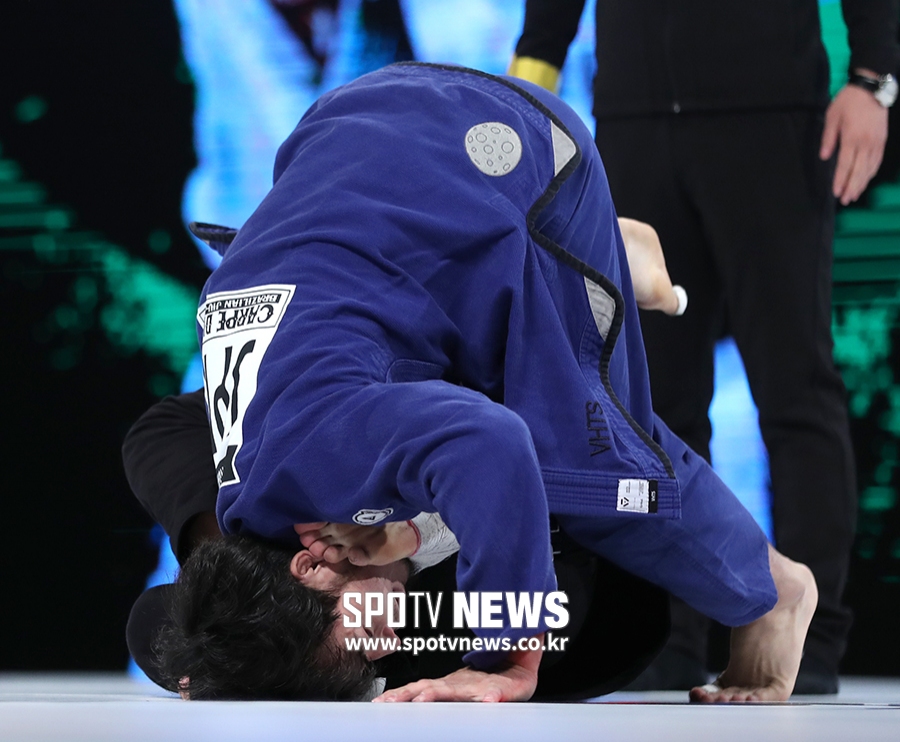 [포토S] 마사히로, '이렇게 끝낼 수 없는데'