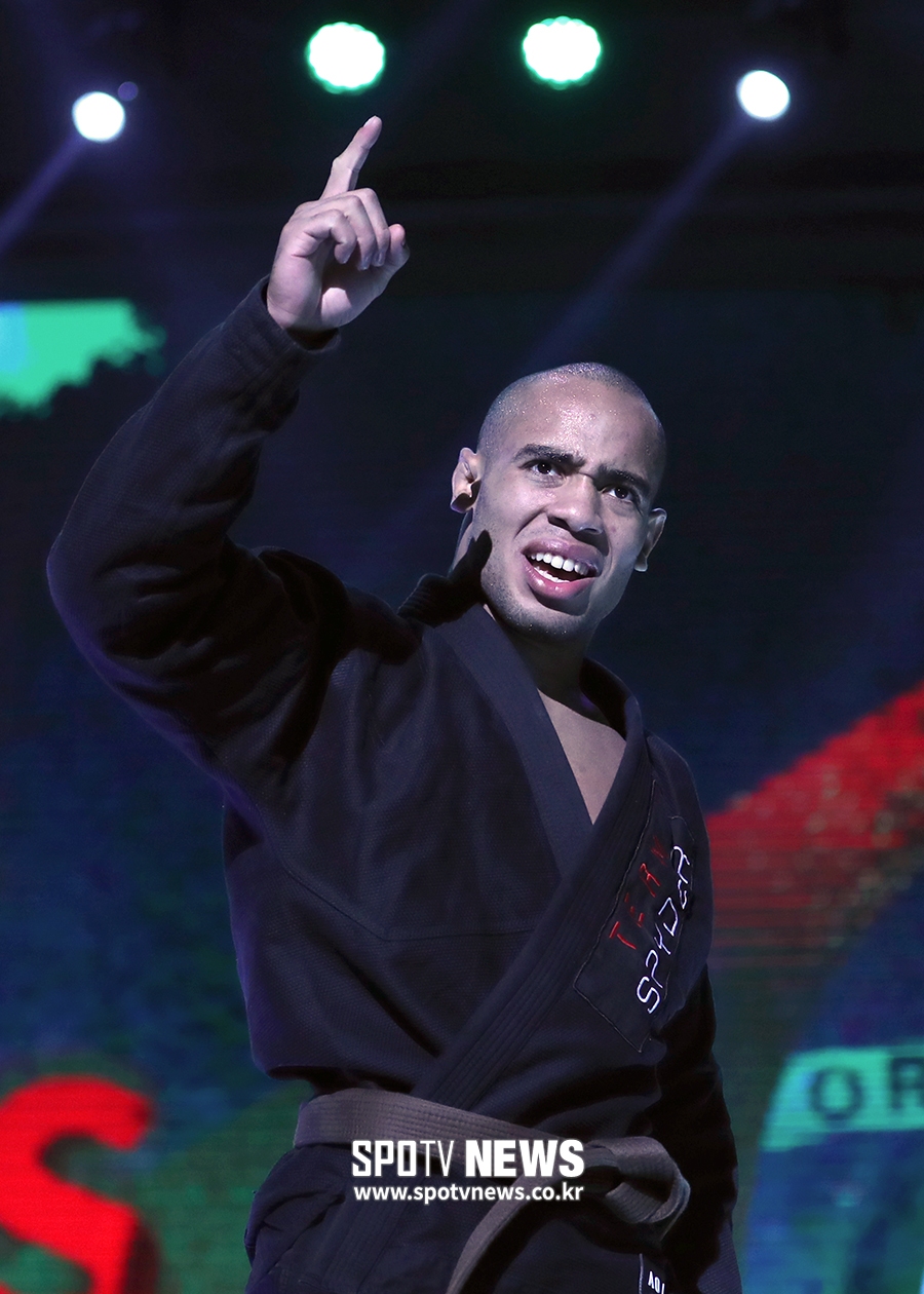 [포토S] 알베스, '내가 위너'