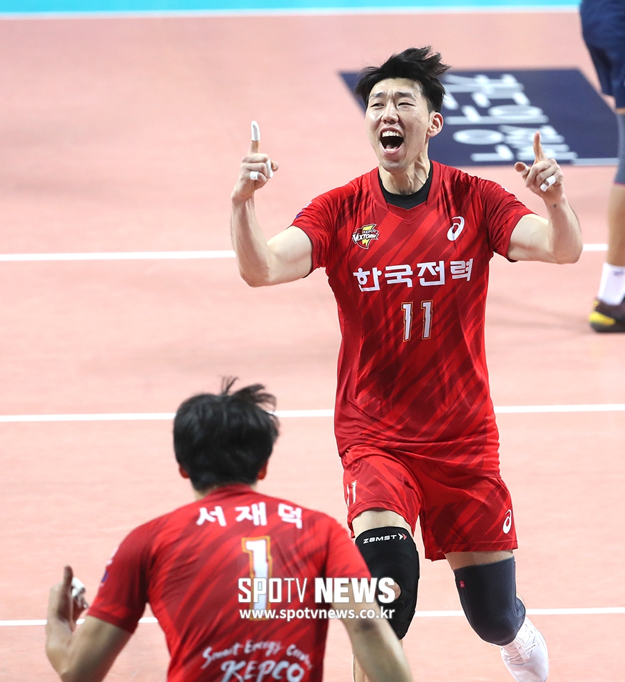 [포토S] 조근호, 블로킹 기쁨!