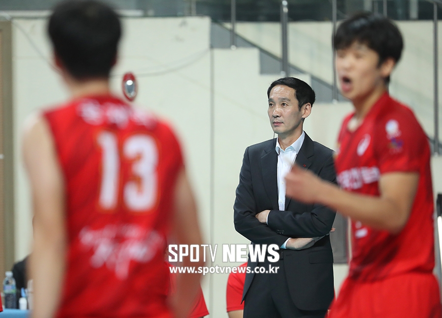 [포토S] 김철수 감독, '더이상의 연패는 안되는데'