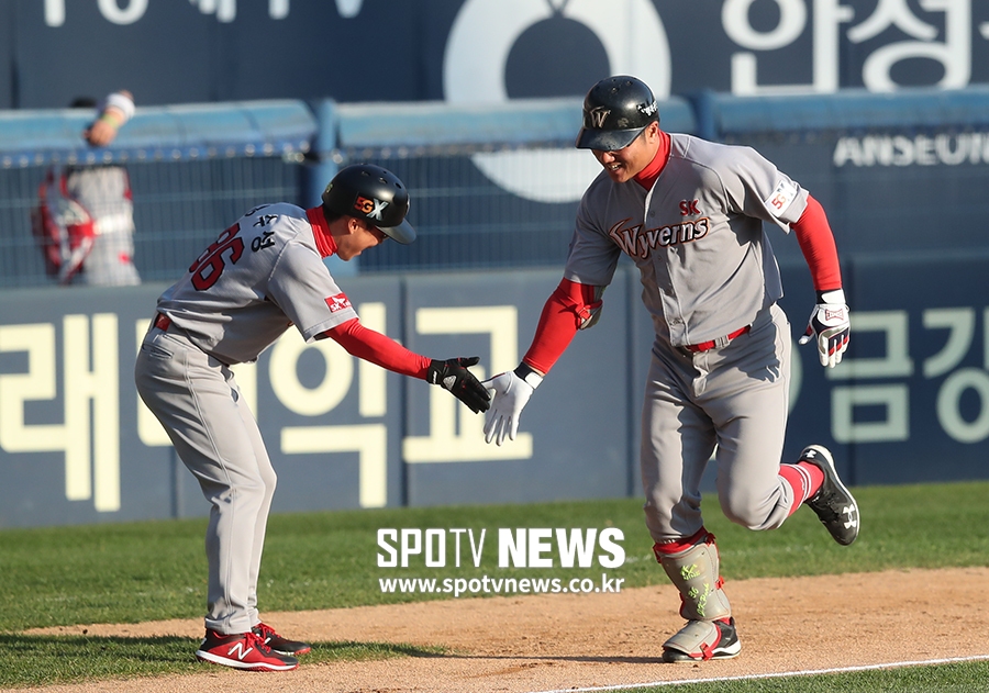 [포토S] 역전포 박정권, '진정한 가을 남자'
