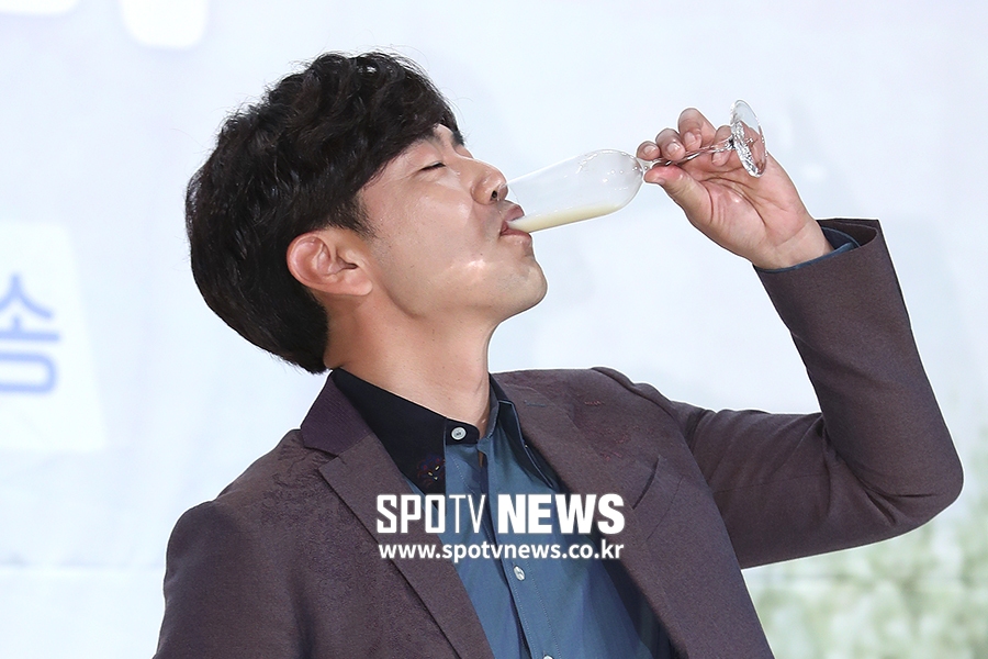 [포토S] 이종혁, 막걸리 원샷!