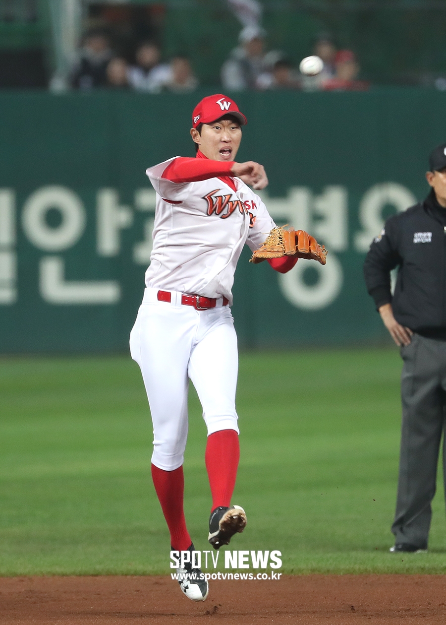[포토S] 박승욱, 재빠르게 송구해봤지만