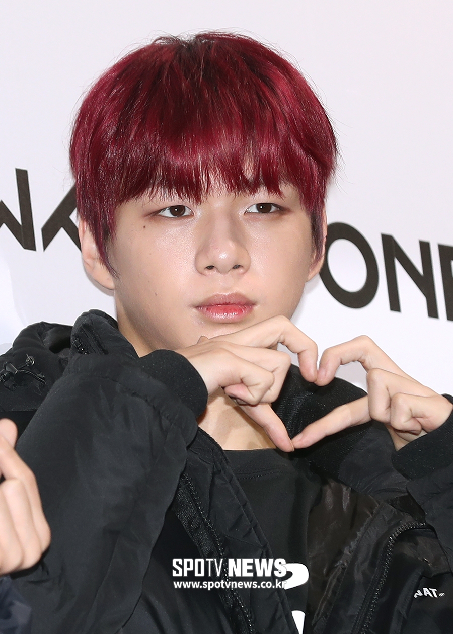 [포토S] 워너원 강다니엘, 하트 뿅