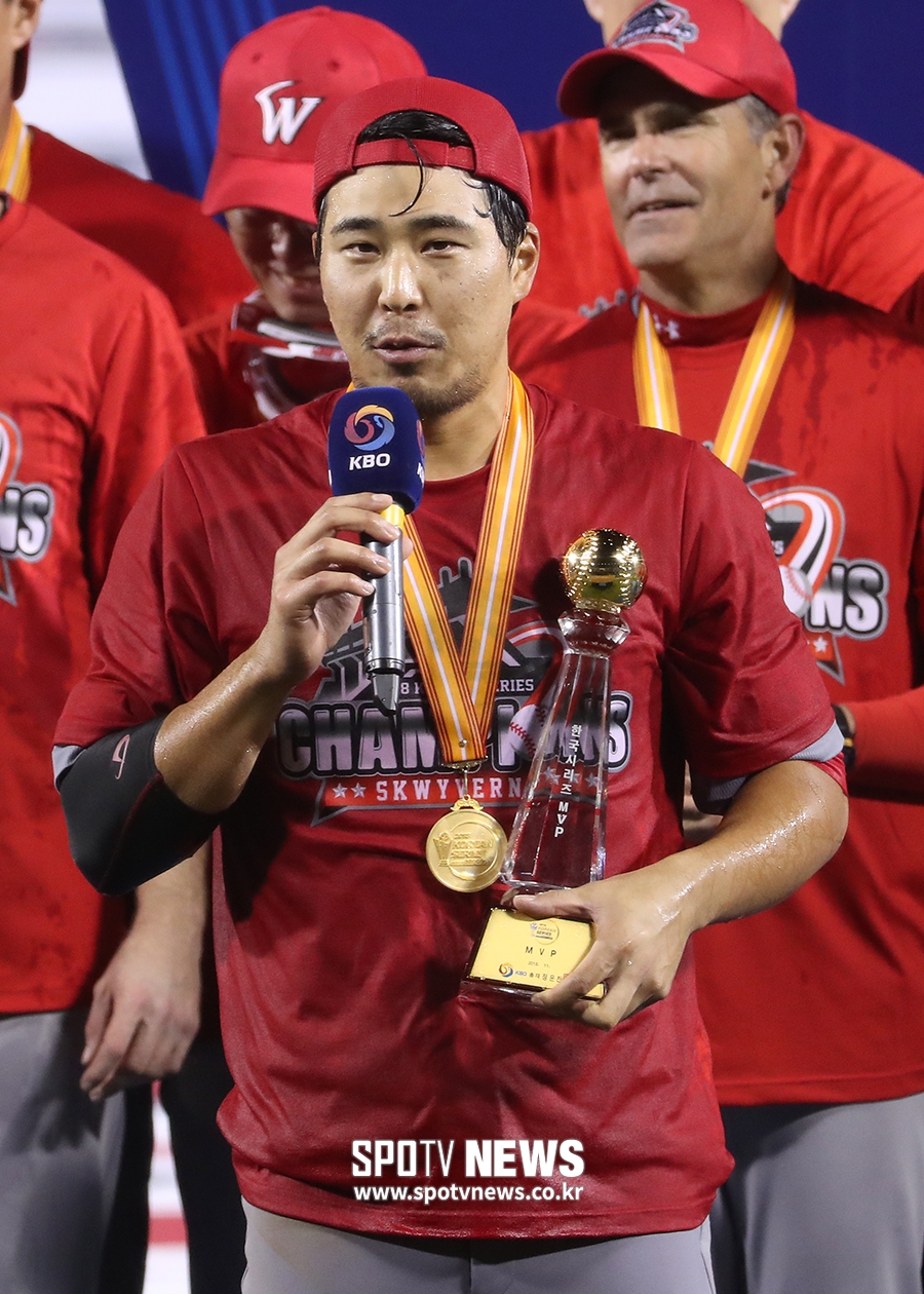 [포토S] KS MVP 한동민, "홈런은 바로 직감했다"
