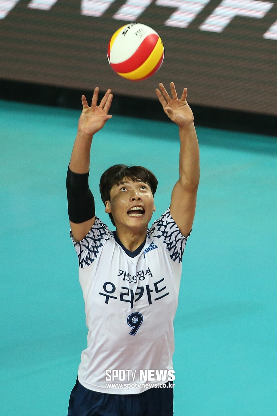 [포토S] 이상욱, '이단 토스도 잘해요'