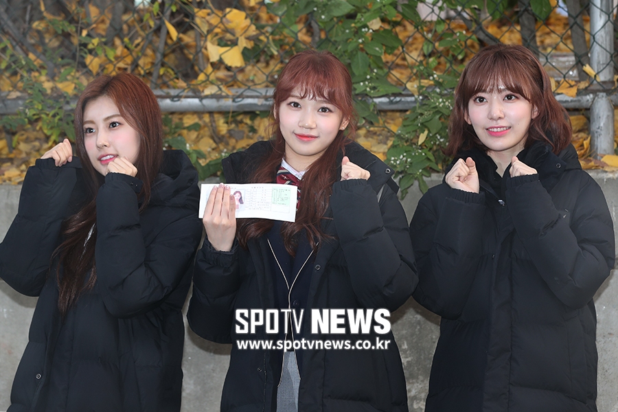 [포토S] 강혜원-사쿠라, 김채원 수능 파이팅!