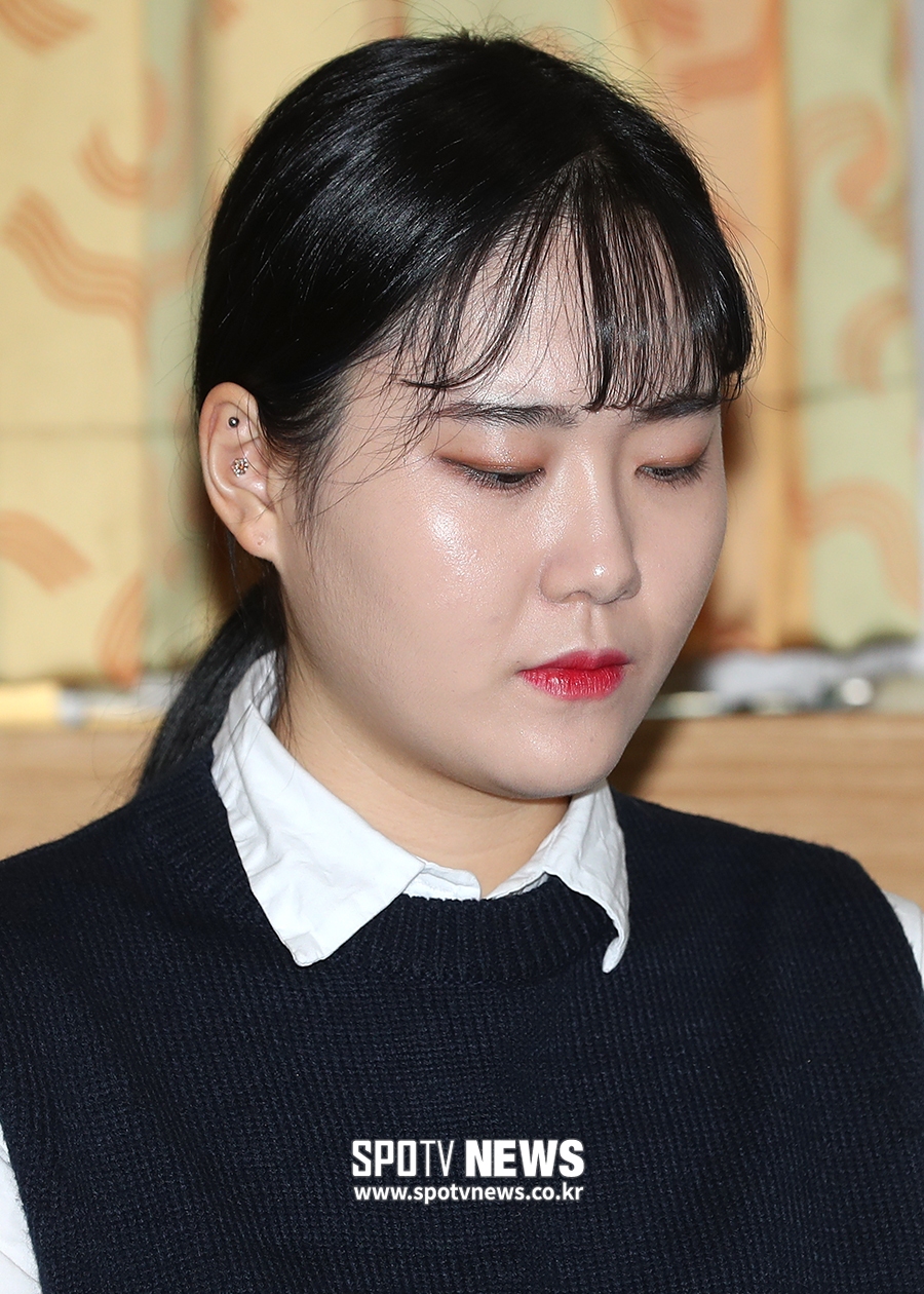 [포토S] 생각에 잠긴 김초희