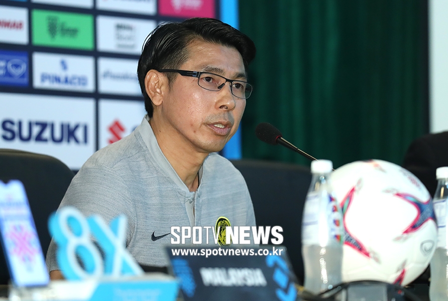 [포토S] 인터뷰 하는 말레이시아 탄챙호 감독